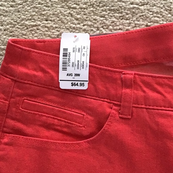 NWT CJ Banks Signature slimming Classic Fit - Picture 4 of 4